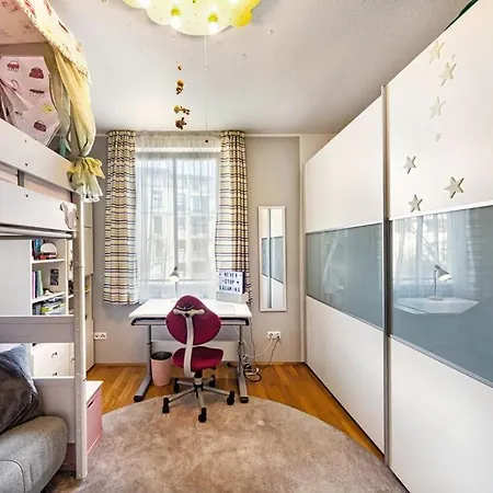 139 M² Familienwohnung In Haidhausen - 4 Schlafzimmer * Mnichov